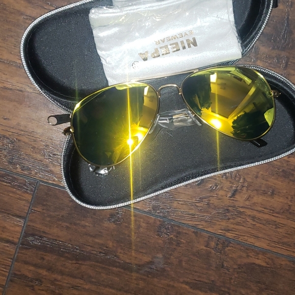 Nieepa Design Eyewear - Picture 6 of 8